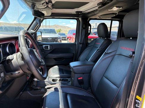Used 2023 Jeep Gladiator Rubicon w/ LED Lighting Group AWD/4WD image 9