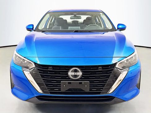 Used 2024 Nissan Sentra SV FWD image 2