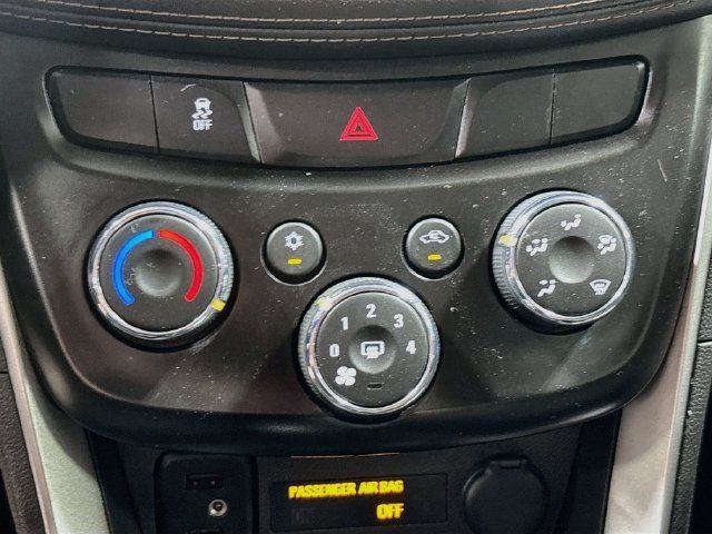 Used 2019 Chevrolet Trax LT w/ LT Convenience Package AWD/4WD image 16