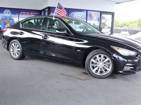 Used 2016 INFINITI Q50 3.0t Premium AWD/4WD image 6