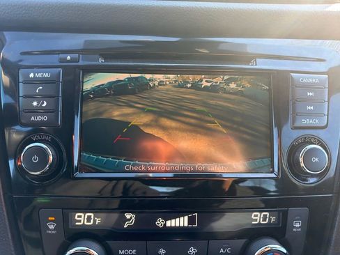 Used 2021 Nissan Rogue Sport SV image 32