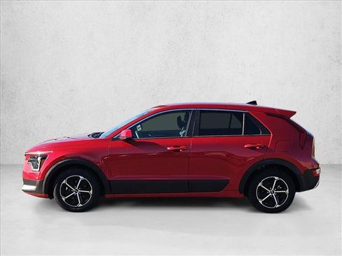 Used 2025 Kia Niro LX FWD image 8