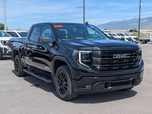 Used 2024 GMC Sierra 1500 Elevation w/ LPO, Elevation Black Package AWD/4WD image 7