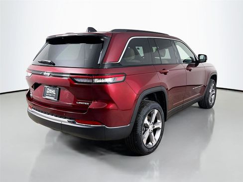 New 2025 Jeep Grand Cherokee Limited image 7