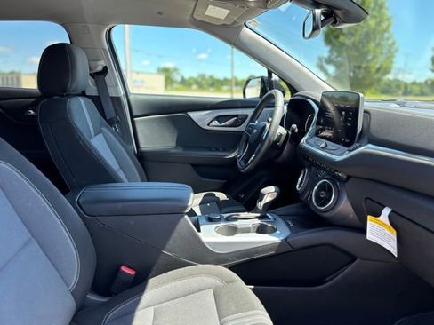 Used 2025 Chevrolet Blazer LT w/ Convenience Package image 16