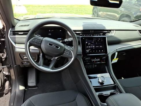 New 2026 Jeep Grand Cherokee Laredo AWD/4WD image 8