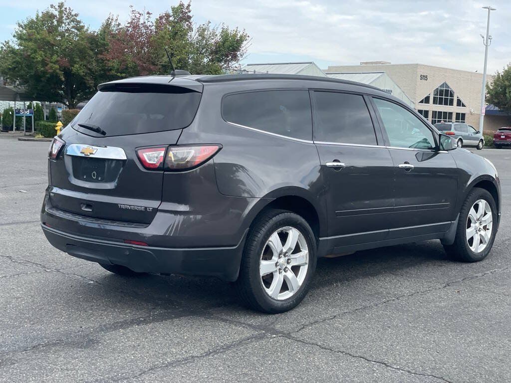 Used 2016 Chevrolet Traverse LT w/ True North Edition AWD/4WD image 3