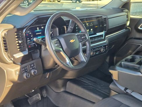 Used 2022 Chevrolet Silverado 1500 LT w/ Z71 Off-Road Package image 10