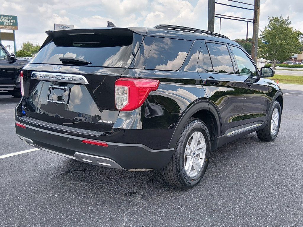Certified 2023 Ford Explorer XLT w/ Equipment Group 202A AWD/4WD image 4