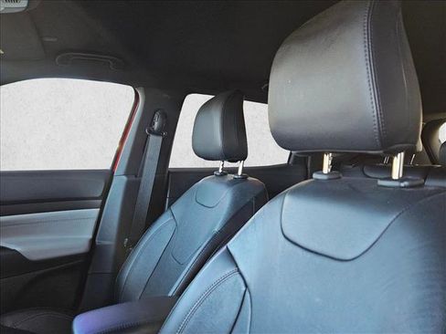 Used 2023 Jeep Compass Limited image 20