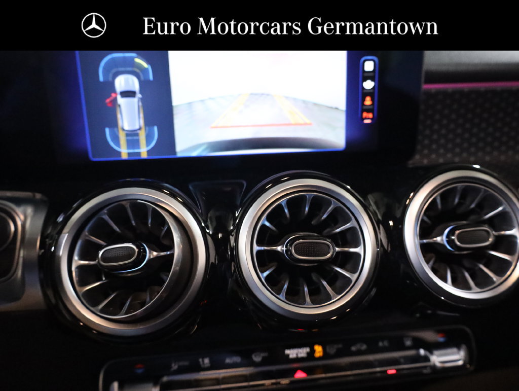 Used 2024 Mercedes-Benz EQB 300 4MATIC image 63
