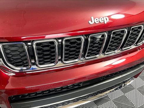 Used 2025 Jeep Grand Cherokee L Limited w/ Luxury Tech Group II AWD/4WD image 31