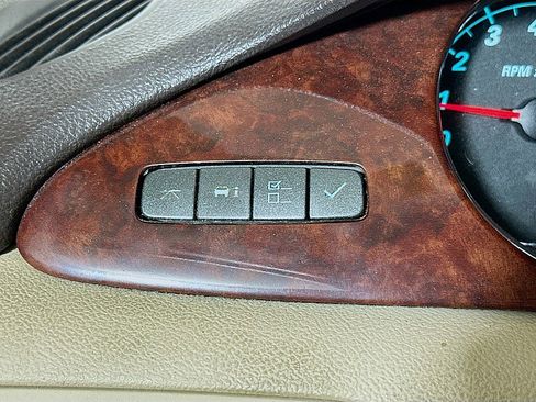 Used 2007 Buick Lucerne CX image 10