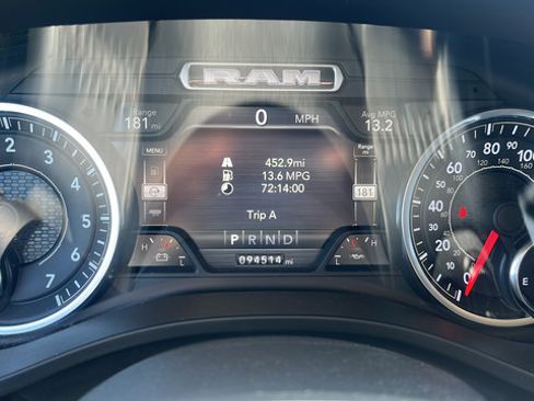 Used 2019 RAM 1500 Laramie AWD/4WD image 12