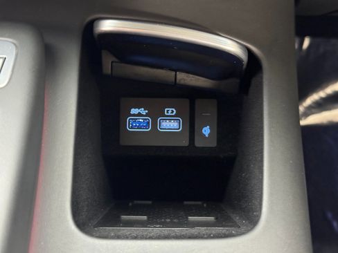 Used 2024 Genesis Electrified GV70 Advanced image 31