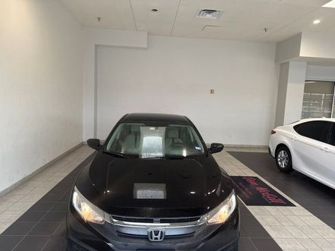 Used 2018 Honda Civic LX image 3