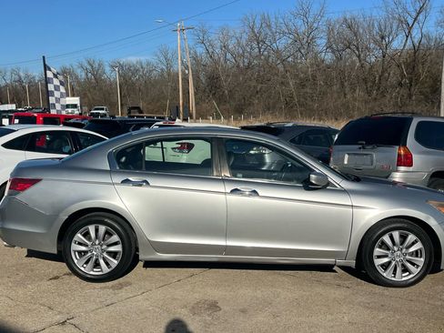 Used 2011 Honda Accord EX-L image 4