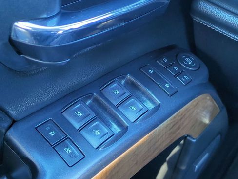 Used 2017 Chevrolet Silverado 2500 LTZ image 22