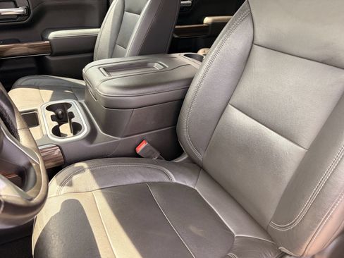 Used 2020 Chevrolet Silverado 1500 LT Trail Boss AWD/4WD image 17