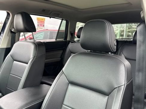 Used 2023 Volkswagen Atlas SE w/ Panoramic Sunroof Package AWD/4WD image 19