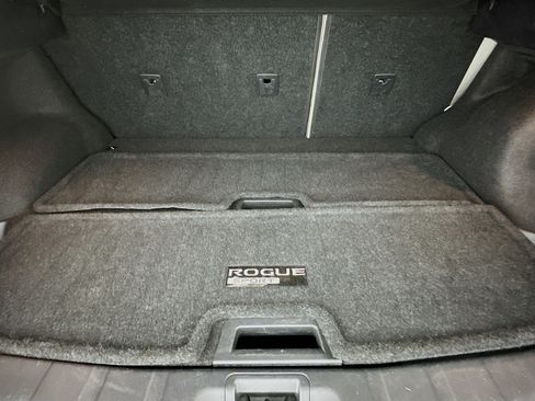 Used 2019 Nissan Rogue Sport SV FWD image 31