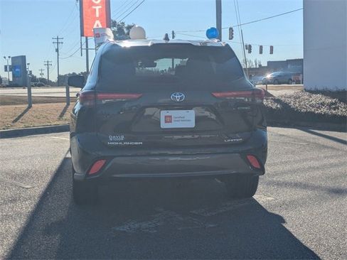 Certified 2022 Toyota Highlander Limited image 4