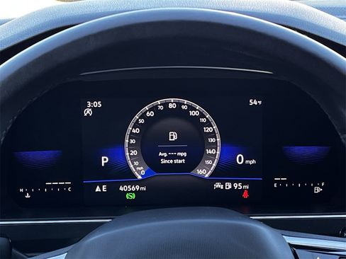 Used 2022 Volkswagen Tiguan SE R-Line image 14