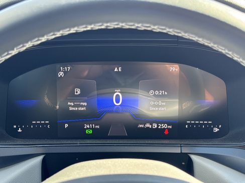 Used 2024 Volkswagen Taos SE image 13