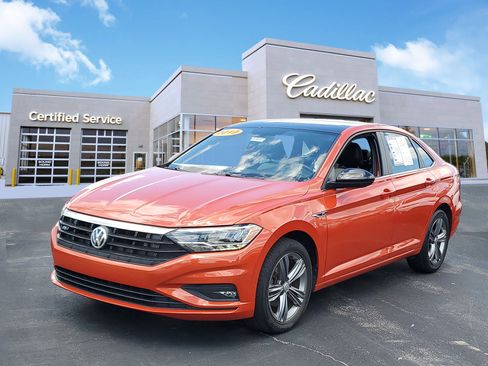 Used 2019 Volkswagen Jetta R-Line w/ R-Line Cold Weather Package FWD image 1