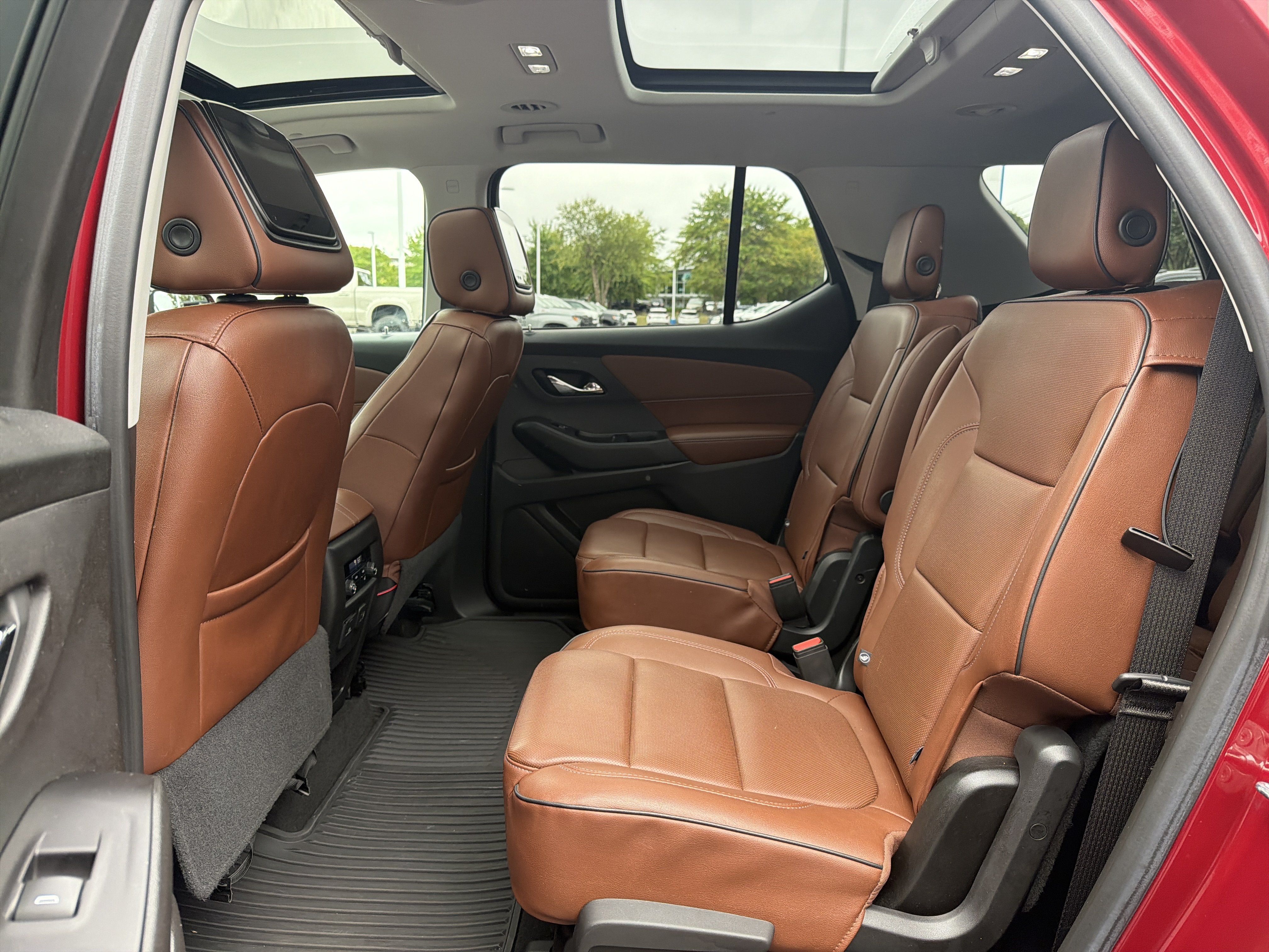 Used 2018 Chevrolet Traverse High Country AWD/4WD image 32