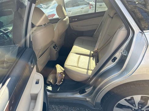 Used 2015 Subaru Outback 2.5i Limited image 11