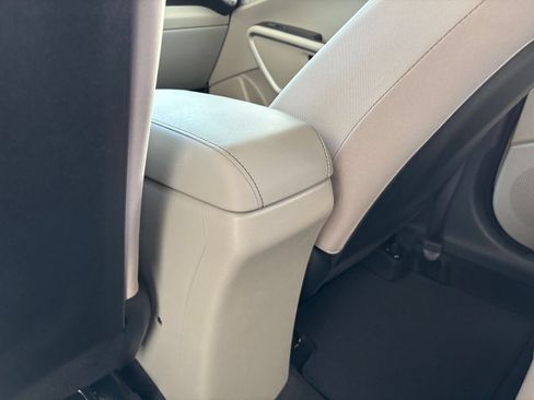Used 2025 Kia Soul LX w/ LX Technology Package FWD image 23
