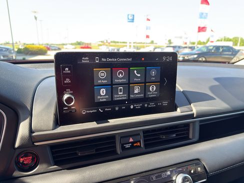 Used 2025 Honda Pilot Elite image 25