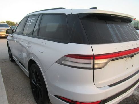 Used 2025 Lincoln Aviator Reserve w/ Luxury Package RWD image 4