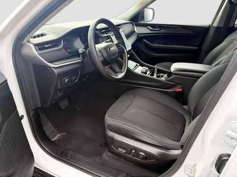 Used 2023 Jeep Grand Cherokee L Laredo RWD image 26