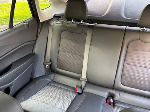 Used 2025 Chevrolet Trax LT image 33