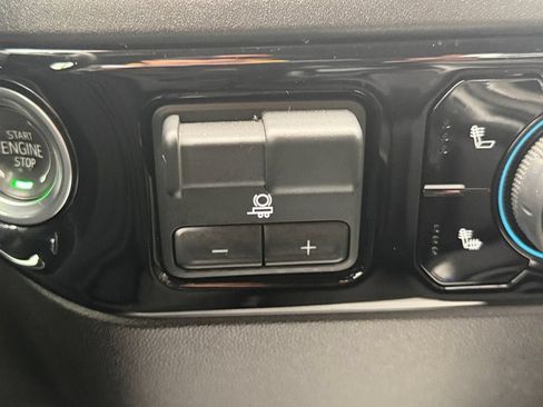 Used 2024 Chevrolet Silverado 1500 RST AWD/4WD image 19