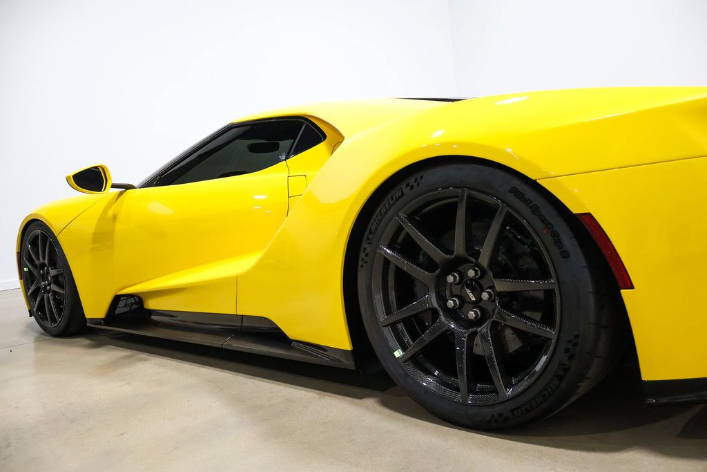 Used 2020 Ford GT Carbon Series RWD image 33