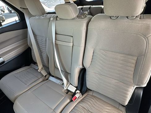 Certified 2020 Ford Explorer XLT RWD image 23