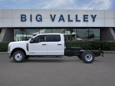 New 2026 Ford F350 XL w/ XL Chrome Package AWD/4WD image 3