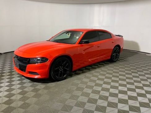 Used 2020 Dodge Charger SXT w/ Blacktop Package RWD image 12