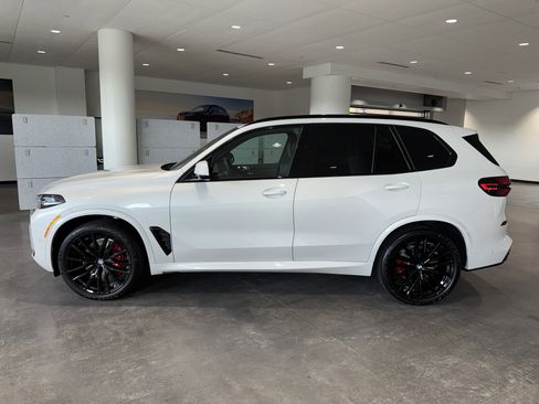 New 2026 BMW X5 sDrive40i w/ M Sport Package image 4