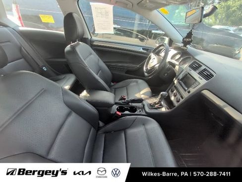 Used 2015 Volkswagen Golf S FWD image 5