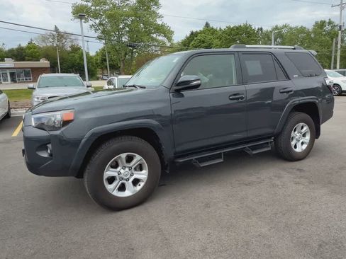 Used 2024 Toyota 4Runner SR5 Premium w/ Moonroof Package AWD/4WD image 4