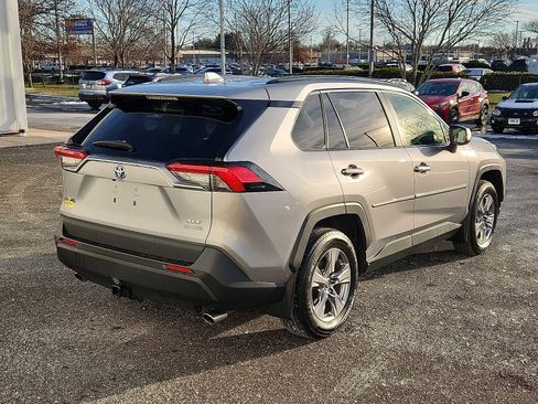 Used 2022 Toyota RAV4 XLE image 6