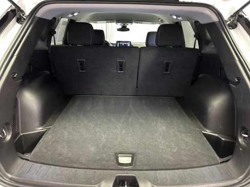 Used 2025 Chevrolet Blazer LT FWD image 24