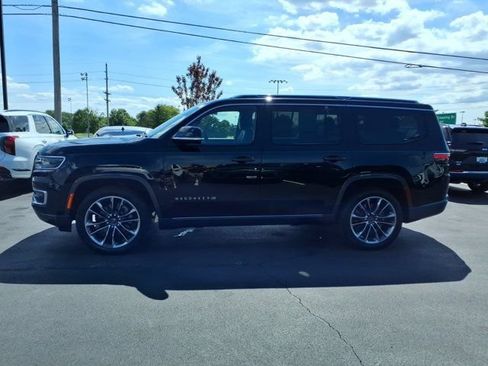 Used 2022 Jeep Wagoneer Series III w/ Premium Group I AWD/4WD image 4