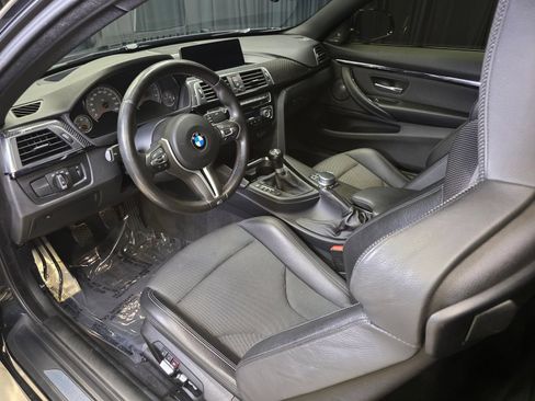Used 2018 BMW M4 Coupe RWD image 4