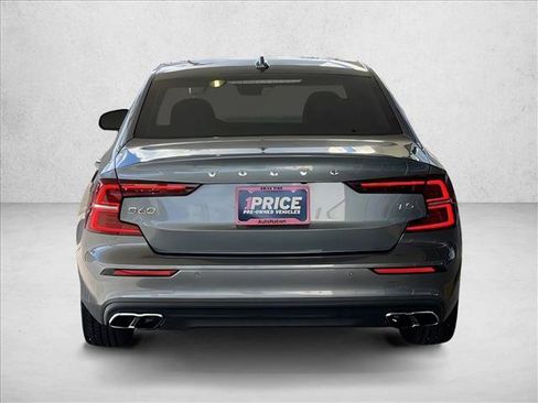 Used 2021 Volvo S60 T5 Momentum w/ Premium Package image 8