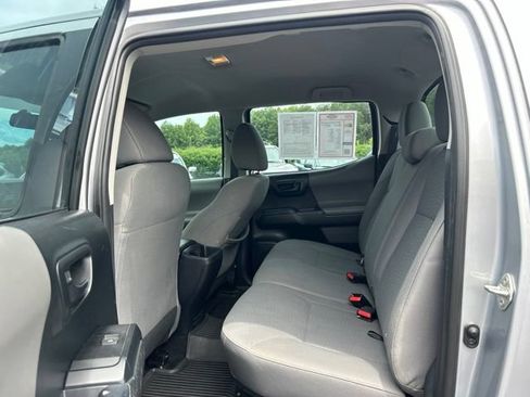 Used 2017 Toyota Tacoma SR RWD image 16